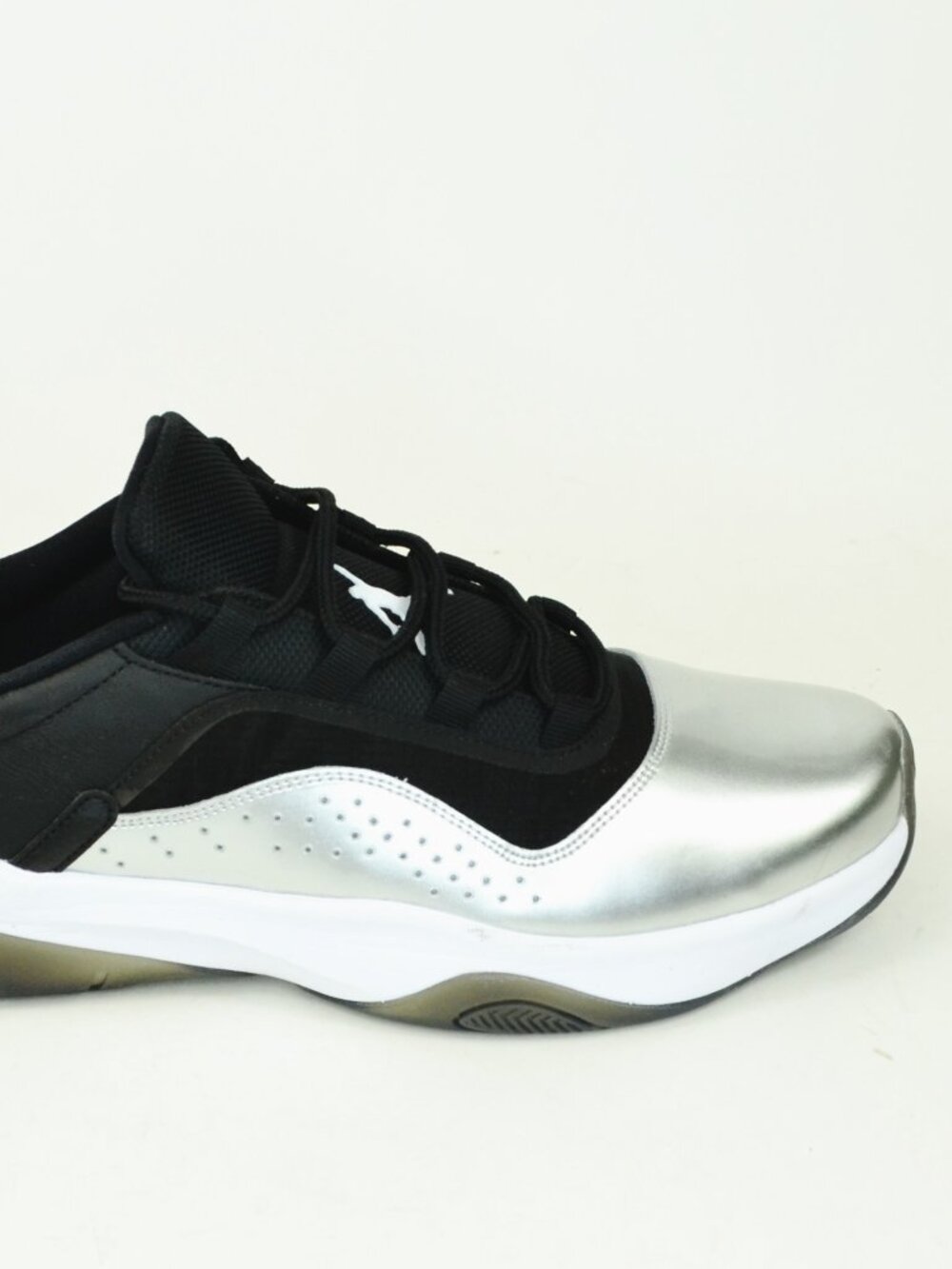 Jordan Air Jordan 11 CMFT Low Women's Size 12 Silver Black Metallic DV2629-001